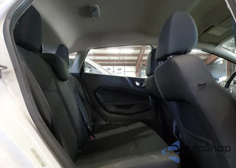 2015 Ford Fiesta Se z USA, uszkodzony, nr VIN 3FADP4EJ5FM105540